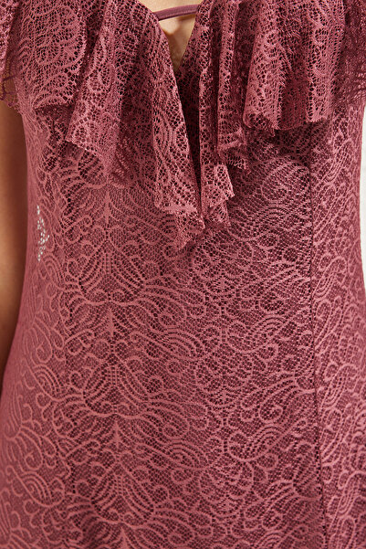 Trendyol Collection Detail Dusty Rose Flounce Podšívané krajkové pletené stylové šaty Tprss25El00034