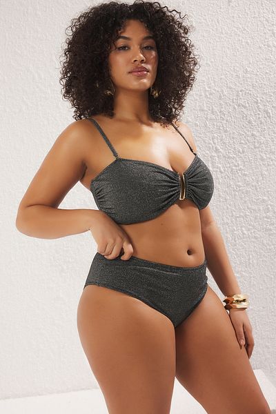 Trendyol Curve Schwarze, glitzernde, glitzernde, übergroße Bikini-Unterseite mit hoher Taille TBBSS25CR00004