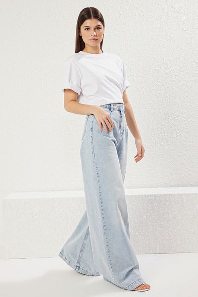 Trendyol Collection Hellblaues, extra breites Bein mit hoher Taille TWOSS25JE00160