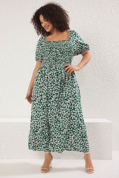 Trendyol Curve Grünes, mit Blumen verziertes, gewebtes Brustkleid mit Gips TBBSS22EL1611