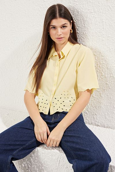 Trendyol Collection Sárga hímzéses ing - normál szabású, szövött, TWOSS25GO00101