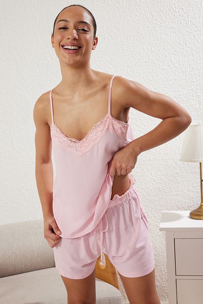 Trendyol Collection Rosafarbenes, einfarbiges, gewebtes Schal-Pyjama-Set aus Spitze THMSS25PT00056