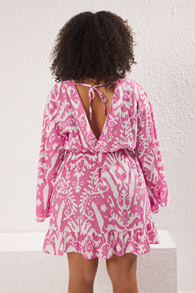 Trendyol Curve Μίνι υφαντό φόρεμα παραλίας με ροζ έθνικ σχέδιο ισπανικό Sle Skater TBBSS23AH00114