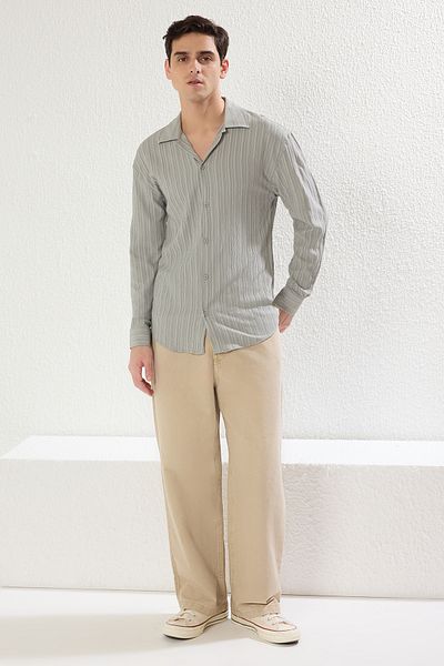 Trendyol Collection Χακί πουκάμισο με υφή με κανονική εφαρμογή TMNSS25GO00011