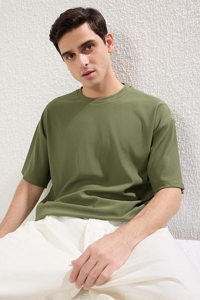Trendyol Collection Khakifarbenes Premium-Oversize-T-Shirt mit Rundhalsausschnitt und kurzen Ärmeln, strukturiertes Ottoman-T-Shirt TMNSS23TS00081