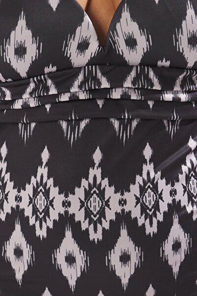 Trendyol Curve Многоцветен бански с дълбок V геометричен принт - Tbbss25Am00004