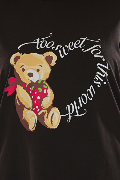 Trendyol Curve Black Crew Neck Printed Wide Fit Plus Size Knitted Tshirt Tbbss25Bf00031