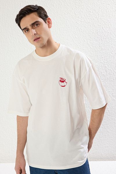 Trendyol Collection Φρούτα εμπριμέ εκρού υπερμεγέθη βαμβακερό μπλουζάκι - TMNSS25TS00030
