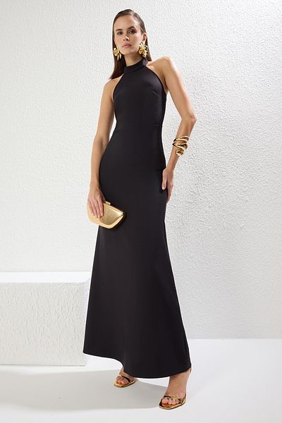 Trendyol Collection Schwarzes, fischgeschnittenes, gewebtes, stilvolles Maxi-Abendkleid TPRSS25AE00049