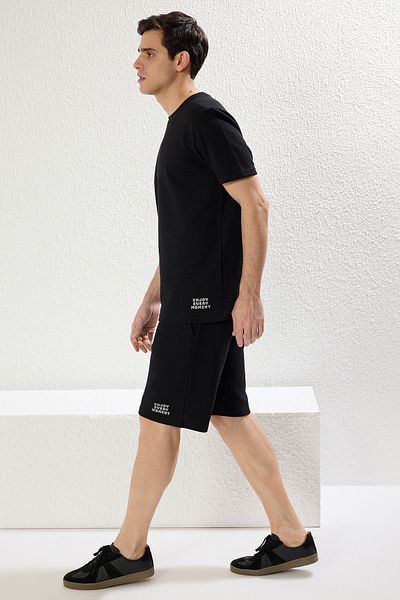 Trendyol Collection Schwarzes Waffel-Strick-Shorts-Pyjama-Set mit normaler Passform TMNSS23PT00032