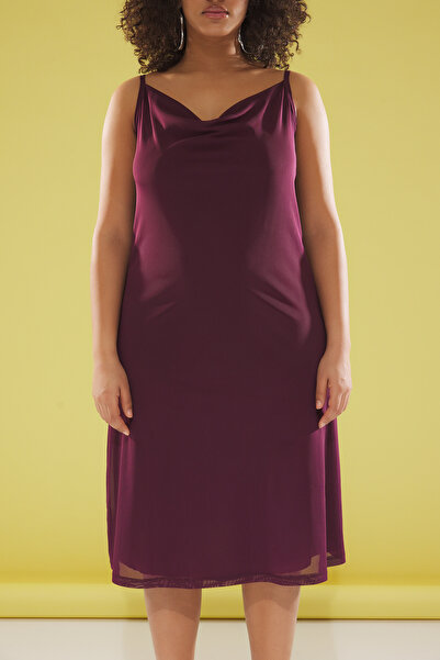 Trendyol Curve Sukienka tiulowa z dzianiny w kolorze śliwkowym Degaje z dekoltem w serek Tbbss25Ah00011