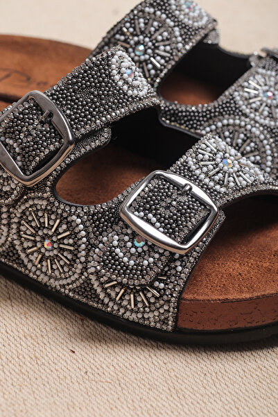 StWenn Γυναικείες παντόφλες New Season με χαμηλό τακούνι με μονό λουράκι με χάντρες