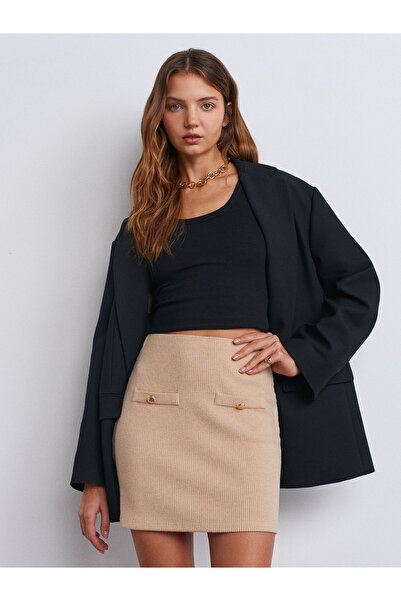 Dilvin 80409 Fusta mini bej - Detaliu cu nasturi