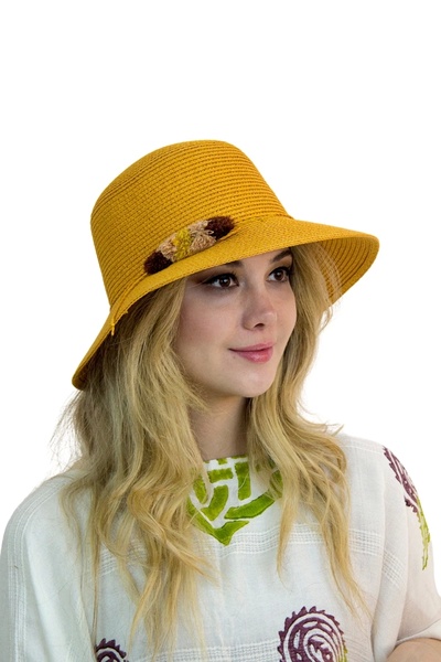 Bay Şapkacı - قبعة نسائية من القش بلون الخردل