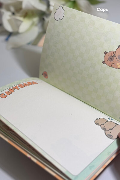 caps دفتر ملاحظات مخطط وقفل منقوش من Cappybara - 160 صفحة