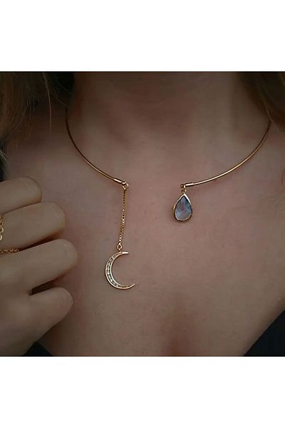 Minnoş Dükkan Moon and Drop Necklace