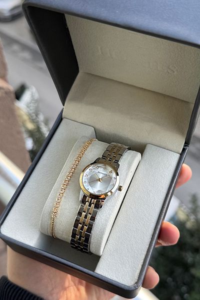 Homies Women's Wrist Watch Small Case Bracelet Hm 4384659456