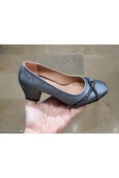 WHİTE LİNE Women's Blunt Square Toe Wide Fit Stone Detailed Classic Heeled Shoes