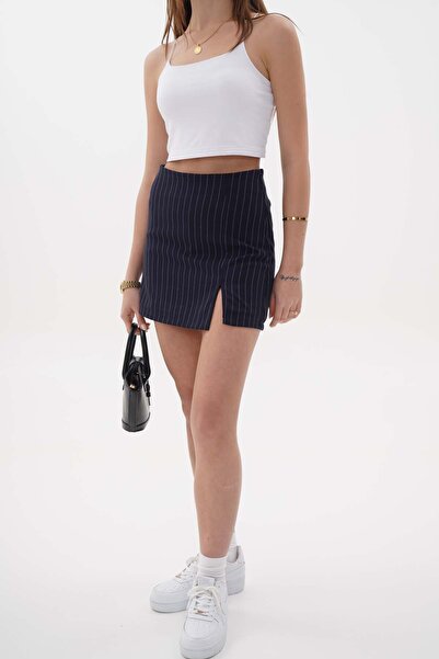 The Moda تنورة شورت بفتحة جانبية