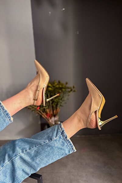 SHOEBELLAS Brun Bej Rugan Gold Toka Detaylı Kadın Topuklu Ayakkabı
