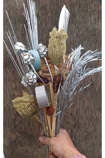 kutmen وعاء مزهرية مكون من نباتات استوائية، ترتيب فضي اللون، زهرة جافة