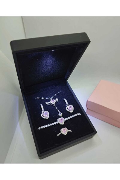 HKN AVM ACCESSORİES Işıklı Kutuda  Gümüş Yüzük Bileklik Küpe Kanatlı Hareketli Kolye Ciddi Ilişki Yüzüğü Set Kombin