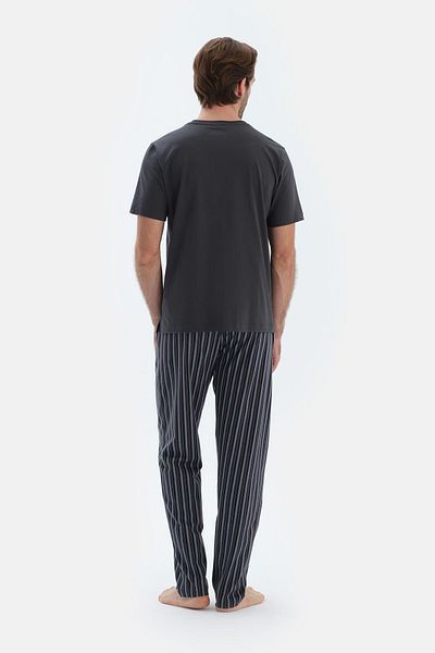 Dagi Geräuchertes, kurzärmliges Pyjama-Set mit Rundhalsausschnitt und sechszeiligem Metraj-Print