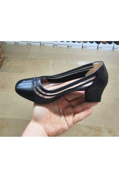 WHİTE LİNE Women's Blunt Toe Wide Fit Scalloped Toe and Bone Protrusion Special Classic Heeled Shoes