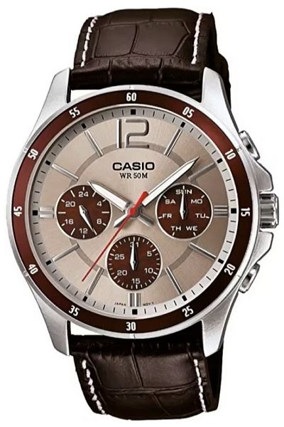 Casio ساعة يد رجالية باللون البني الفضي مقاس 43.5 ملم