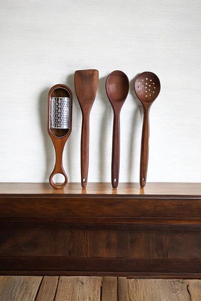 Mirilliahome Wooden Serving and Presentation Set - Acacia Spoon, Spatula, Colander and Steel Grater