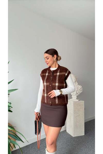 Lusin Women's Brown Plaid Pattern Wool Blended Buttoned Sleeveless Premium Knitwear Vest