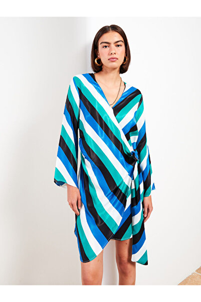 LC Waikiki Μικτό σατέν φόρεμα με μακρυμάνικο σχέδιο με λαιμόκοψη σε σχήμα V