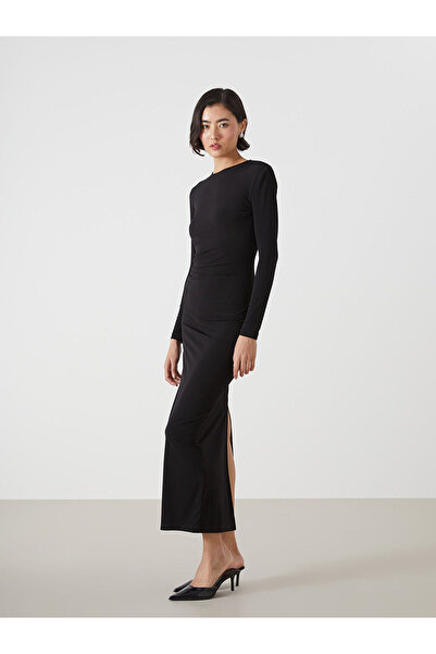 LC Waikiki Μαύρο φόρεμα με λαιμόκοψη