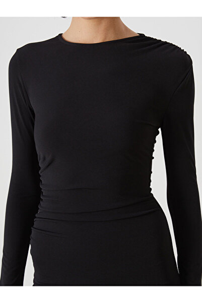 LC Waikiki Μαύρο φόρεμα με λαιμόκοψη