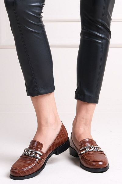 Mio Gusto Brown Crocodile Patterned Women's Casual Oxford Flat Shoes with Chain Accessories