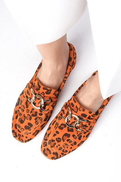 Mio Gusto Myrcella Genuine Suede Orange Color Leopard Print Chain Accessory Blunt Toe Women's Loaf