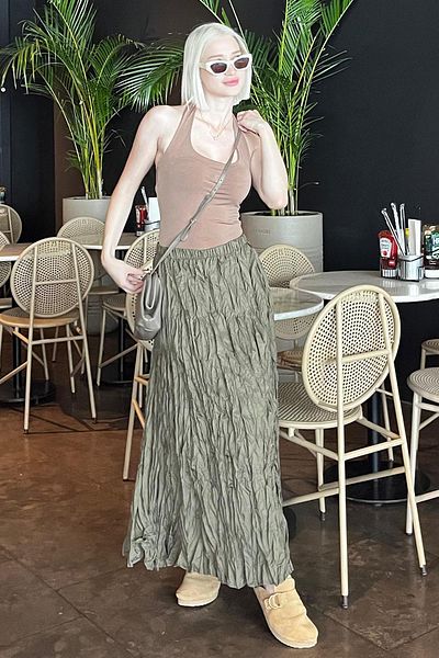 Madmext MG2155 - Grüner langer Damenrock, elastische Taille und zerknittertes Mikro