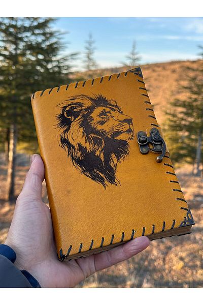 zarif atölye Leather Notebook with Lion Design