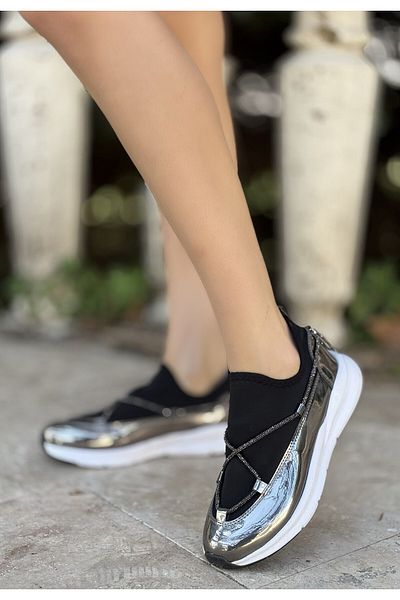 ED KLAS Mikay Platinum Patent Leather Stretch Detailed Sneakers