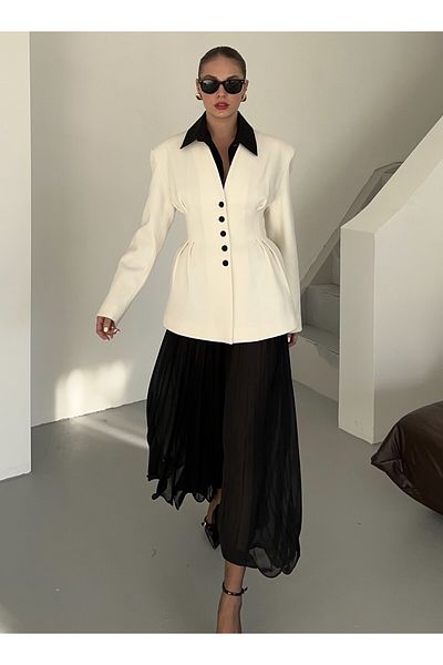 Laluvia Bunda Ecru Black Buttoned Design Stamp Jacket