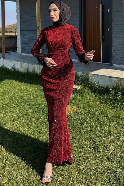 Tesettür Diyarı Red Hijab Evening Dress - Feather Detail and Parilt