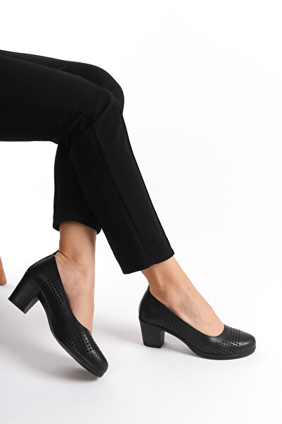 Tamdabu Ayakkabı حذاء نسائي كاجوال أسود مثقوب بقطع الليزر من الجلد الطبيعي