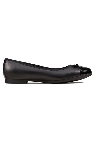 CLARKS حذاء سكالا بلوم واي الجلدي الأسود للفتيات المراهقات
