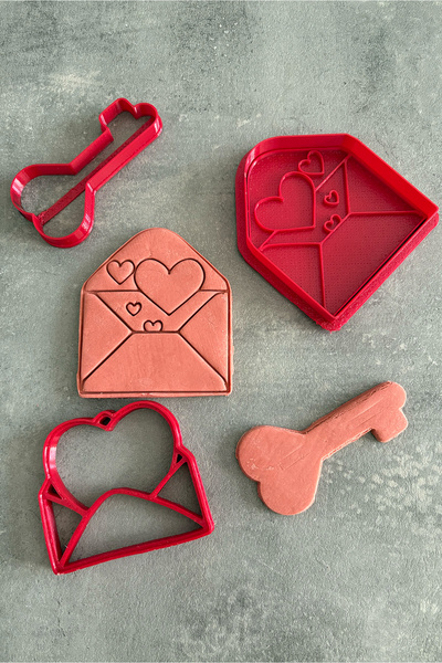 To Design Lab Heart - Letter Themed Mold Set of 3