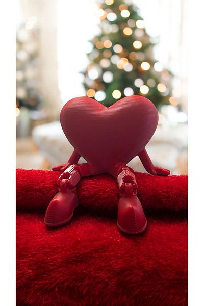 LYRA Cute Moving Heart Figure