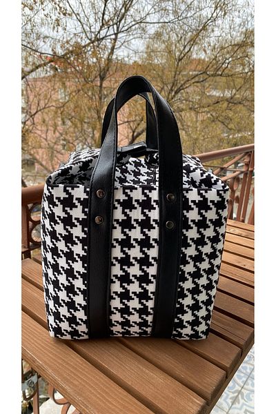 TALKING DREAMS Black Houndstooth Patterned Dinner Bag