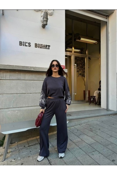 Asia ВІЛЬНИЙ КОСТЮМ З МОДАЛЬНОЇ ТКАНИНИ ПАКА З ВИШИВКОЮ