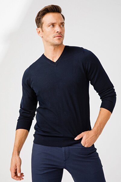 Desen Triko Чоловічий базовий светр з V-подібним вирізом з тонкого трикотажу, темно-синій