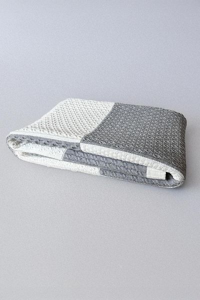 CHUBA Chome102 Patchwork Tv Blanket - 130Cmx170Cm Grey-Ecru