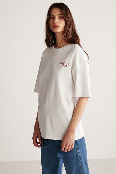 GRIMELANGE Dámské tričko s motivem města Janna vpředu a vzadu Detailní oversize Fit Crew Výstřih Bílé / Červené tričko
